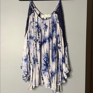 Long sleeve tie die blouse with cutout shoulders